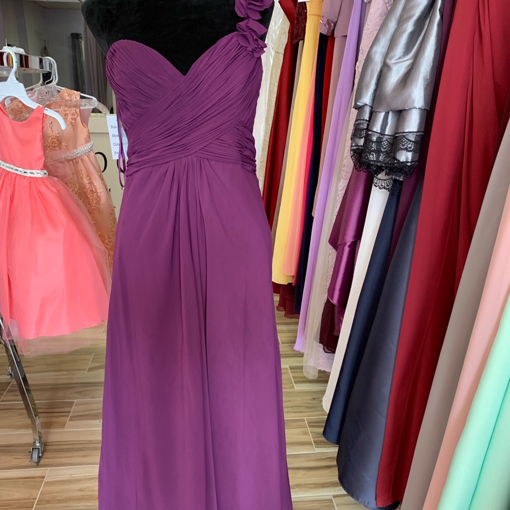 One shoulder long purple dress